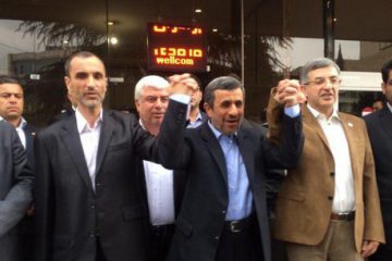 احمدی نژاد در انتخابات ریاست جمهوری ثبت نام کرد